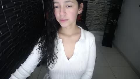 sofia_ginevra online show from December 2025 12:44:02 PM