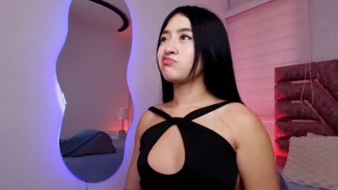 sofia gomes online show from July 2026 12:00:02 PM
