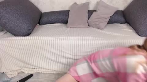 Sofia here online show from May 2026 12:06:01 AM