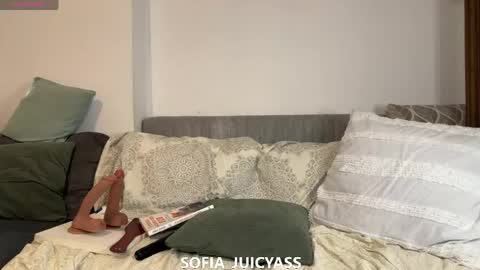sofia_juicyass online show from April 2026 03:14:02 PM