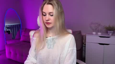 Sofia online show from April 2026 04:01:01 AM