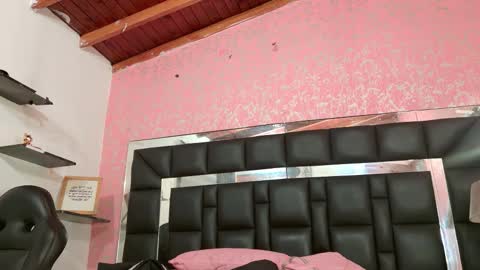 Sofia online show from November 2025 03:08:02 AM