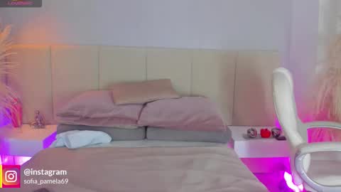 SOFIA PAMELA online show from November 2025 06:51:01 PM