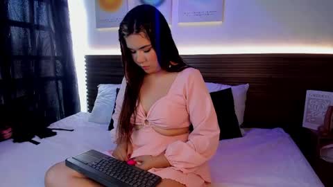 Snapshot of sofia_smithh_ chatting on May 2026 07:37:02 PM Sofia online show from May 2026 07:37:02 PM
