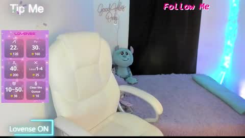 Sofia Thomson online show from January 2025 10:33:02 AM