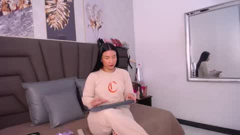 Snapshot of sofia_velez5 chatting on May 2026 11:17:01 AM online show from May 2026 11:17:01 AM