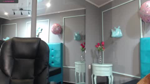Sofa online show from February 2025 11:25:01 AM