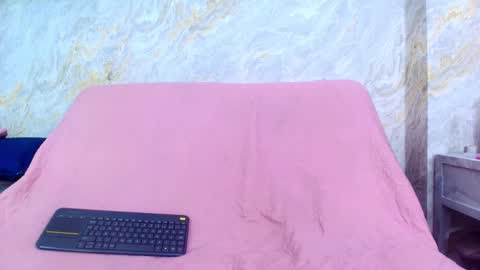 sofiaa_little online show from November 2025 07:47:01 PM