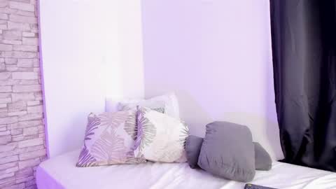 sofiaalarson online show from April 2026 04:18:01 PM