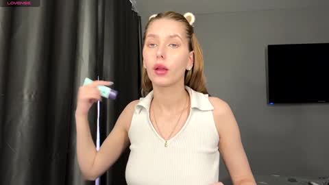 Hi My name is Sofia Welcome to my room Please thumbs up - its important online show from January 2026 09:14:02 AM