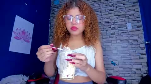 sofiacastillo01 online show from February 2025 01:20:01 PM