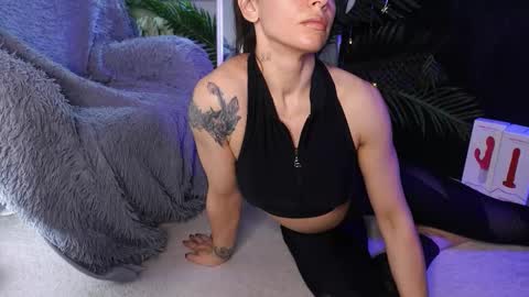 Sofia online show from December 2025 05:03:01 AM