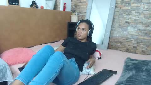 love online show from February 2025 09:01:02 PM