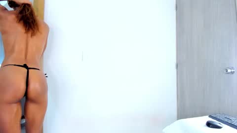 Snapshot of sofiarios04 chatting on November 2025 12:38:01 PM Sofia online show from November 2025 12:38:01 PM