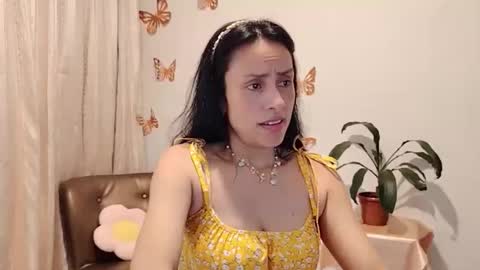 Sofi Bella online show from October 2025 03:56:02 PM