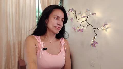 Sofi Bella online show from April 2026 07:14:01 PM