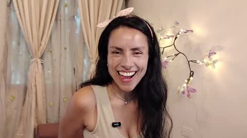 Sofi Bella online show from April 2026 08:25:02 PM