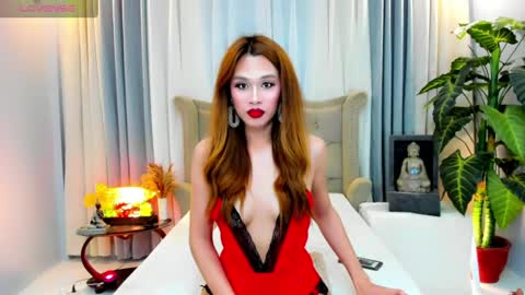 Snapshot of sofiesticatedasiancummer chatting on May 2026 06:05:02 PM Sofie online show from May 2026 06:05:02 PM