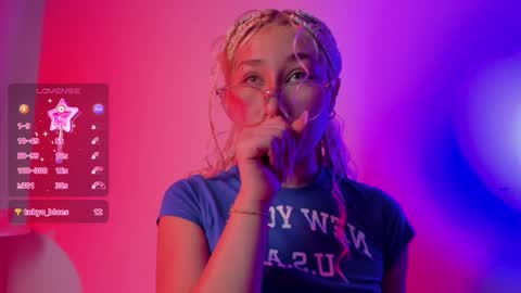 Snapshot of sofii_uwu_ chatting on December 2024 11:16:01 PM Sofii online show from December 2024 11:16:01 PM