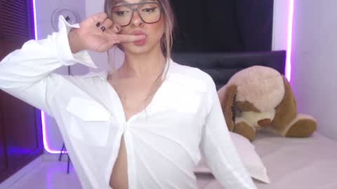   online show from December 2024 10:08:02 PM