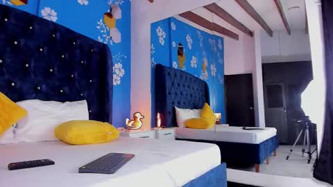 Sofi Miller  online show from October 2025 11:54:02 AM