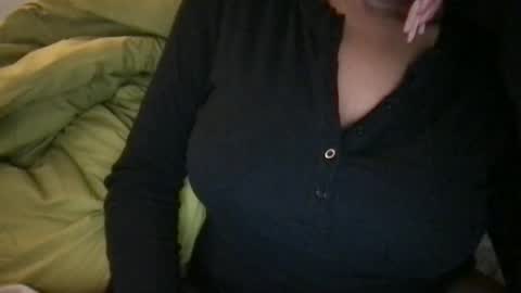 Snapshot of softberrry chatting on December 2025 02:10:02 PM Jade online show from December 2025 02:10:02 PM