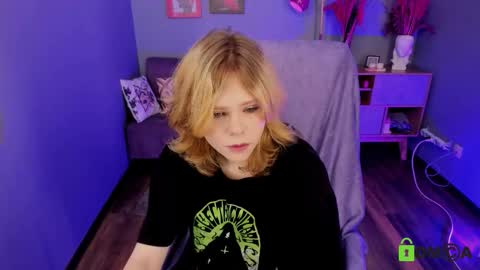 Snapshot of softflame chatting on November 2025 10:26:02 AM softflame online show from November 2025 10:26:02 AM