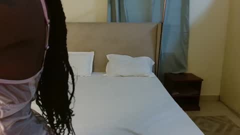 softlysinful online show from December 2025 12:43:02 PM