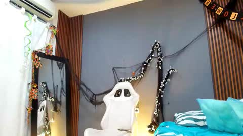 Snapshot of sofy_west chatting on October 2025 03:31:01 AM sofy west online show from October 2025 03:31:01 AM