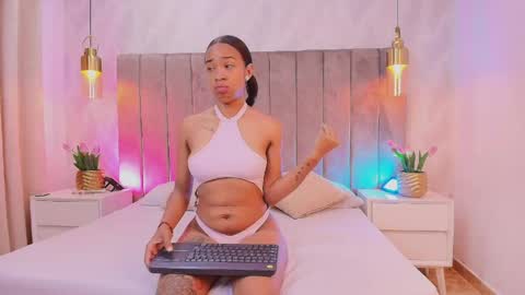 SOL  THIAGO online show from April 2026 07:22:01 PM