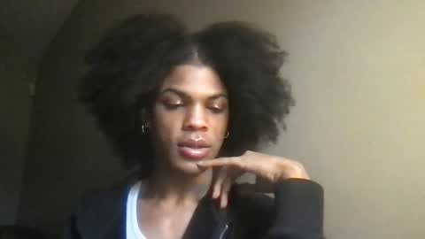 SolaceEve online show from December 2025 04:05:01 PM