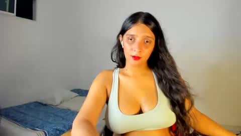 Moonie  online show from October 2025 05:17:02 AM