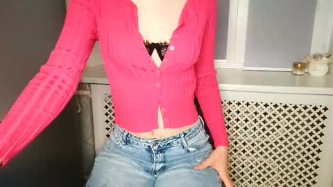 Snapshot of solarstay chatting on December 2025 06:34:01 PM Hanna online show from December 2025 06:34:01 PM