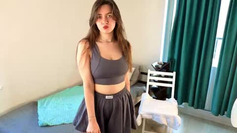 Elisa online show from May 2026 01:11:01 AM
