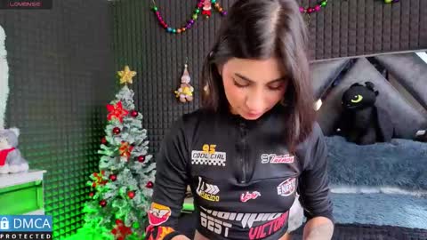 Snapshot of solbeaumont chatting on December 2025 07:11:02 PM Sol online show from December 2025 07:11:02 PM