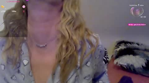 solesticia online show from October 2025 01:07:02 AM