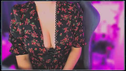 Gaby Solis online show from November 2025 06:30:02 PM