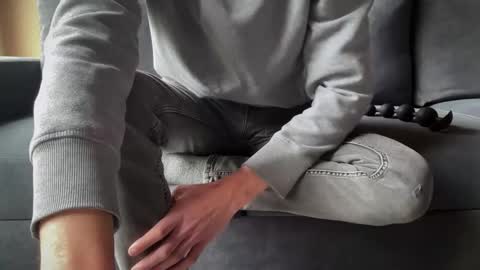 Snapshot of sondages chatting on January 2025 12:09:01 PM Sondages online show from January 2025 12:09:01 PM