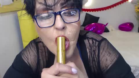 sondrariddle online show from February 2025 10:42:02 PM