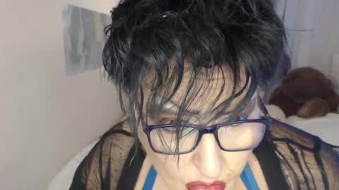 sondrariddle online show from November 2025 09:15:01 PM