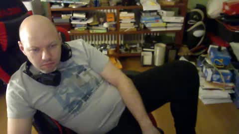 Tom online show from March 2025 01:04:01 AM