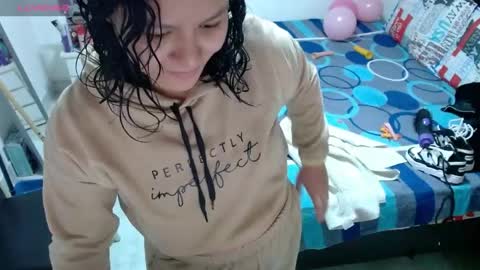 sonialatin69 online show from April 2026 12:23:01 PM