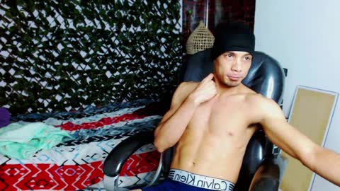 Snapshot of sonicj25_ chatting on January 2025 08:09:02 AM SONIC online show from January 2025 08:09:02 AM