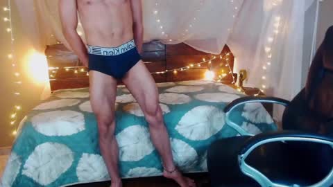 Snapshot of sonicj25_ chatting on January 2025 11:40:01 PM SONIC online show from January 2025 11:40:01 PM