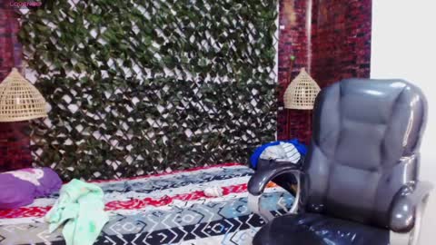 Snapshot of sonicj25_ chatting on January 2025 12:28:02 PM SONIC online show from January 2025 12:28:02 PM