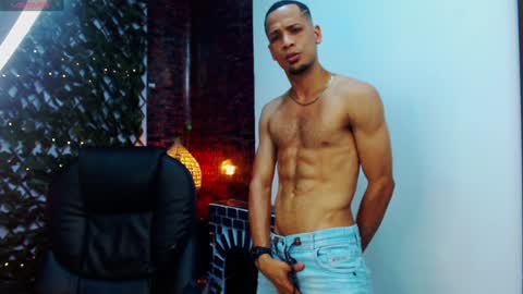 Snapshot of sonicj25_ chatting on January 2025 03:55:02 AM SONIC online show from January 2025 03:55:02 AM