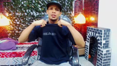 Snapshot of sonicj25_ chatting on February 2025 03:32:02 AM SONIC online show from February 2025 03:32:02 AM