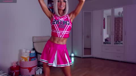 Sonja Ray online show from February 2026 12:14:02 PM