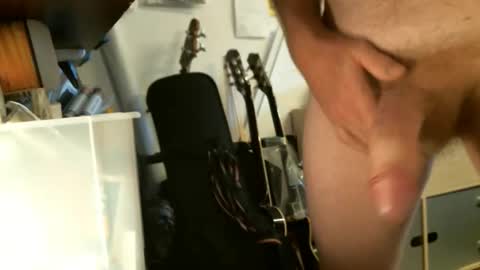 Snapshot of sonnyboy18 chatting on September 2025 11:01:02 AM BruceWilly online show from September 2025 11:01:02 AM