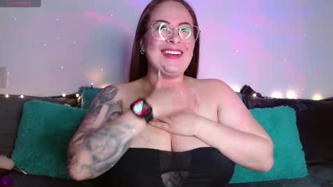 Snapshot of soofy__ chatting on December 2025 02:17:02 AM soofy online show from December 2025 02:17:02 AM